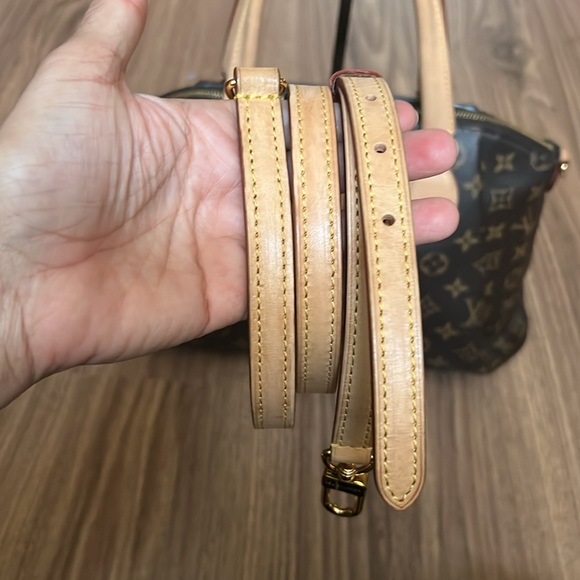 A92- 💯% authentic Louis Vuitton Rivori MM - Picture 13 of 16